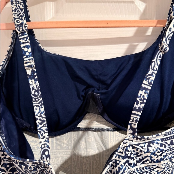 Lands' End Blue and White Patterned Swim Top - Picture 5 of 5
